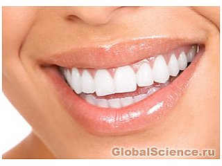Вода с содержанием фторида предупреждает выпадение зубов у взрослых