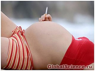 Курение во время беременности может нарушить опорно-двигательную систему ребенка