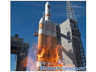Величезна ракета «Дельта» злетіла з Ванденберга, Каліфорнії 