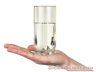 Лікарі вважають вживання не менше 8 склянок води в день нісенітницею 