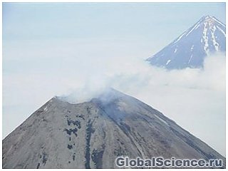Спутниками было замечено извержение вулкана на Аляске