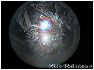 Создан самый тонкий в мире дисплей из мыльного пузыря
