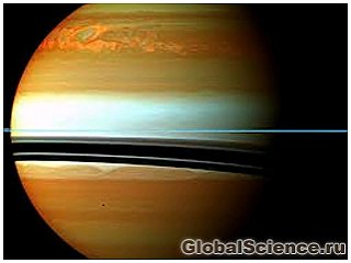 Сильный ураган на Сатурне рекордно разогрел его атмосферу