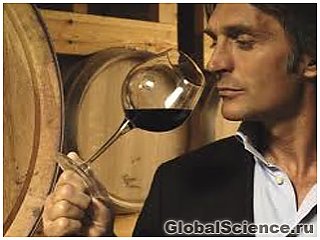 Дослідження: вино знижує ризик смерті від раку серед чоловіків 