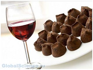 Большую пользу организму приносит шоколад и красное вино