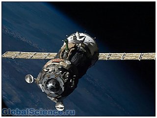 Автопилотируемый корабль РФ "Союз ТМА-13М" успешно состыковался с МКС