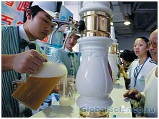 Власти китайской провинции займутся лечением двухлетнего алкоголика