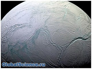 Cassini сделал первые снимки северного полюса Энцелада
