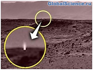 Уфологи разглядели на Марсе неопознанный летающий объект видео