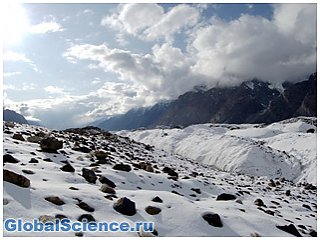 Ученые: В Антарктике найдены замороженные глыбы метеоритов