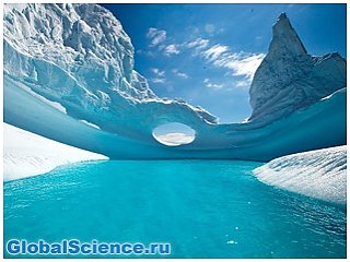Ученые изучают антарктический голубой лед с космической пылью